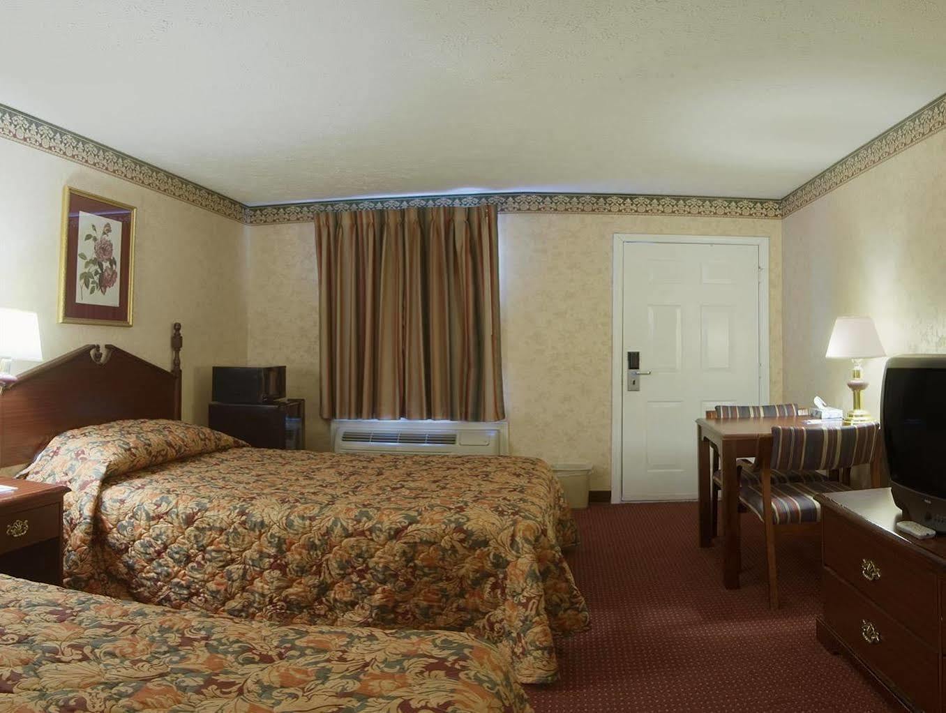 Americas Best Value Inn & Suites Mt. Pleasant Mount Pleasant Esterno foto