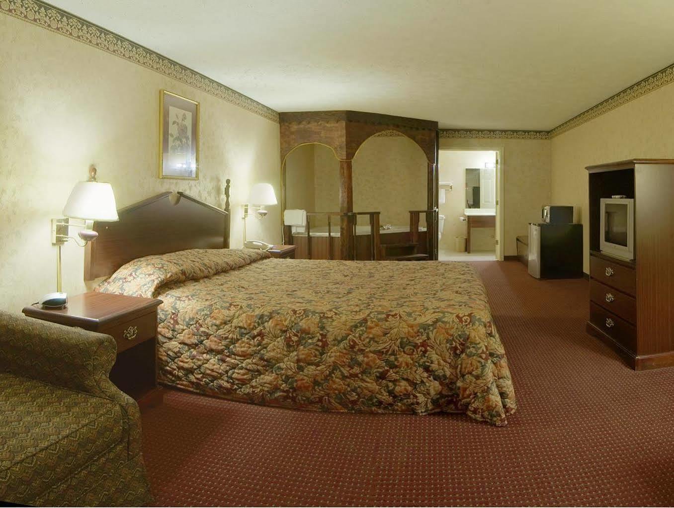 Americas Best Value Inn & Suites Mt. Pleasant Mount Pleasant Esterno foto